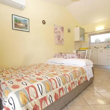 Apartment Fuer 2 Personen Ca 20 Qm In Pula, Istrien Istrische Riviera *